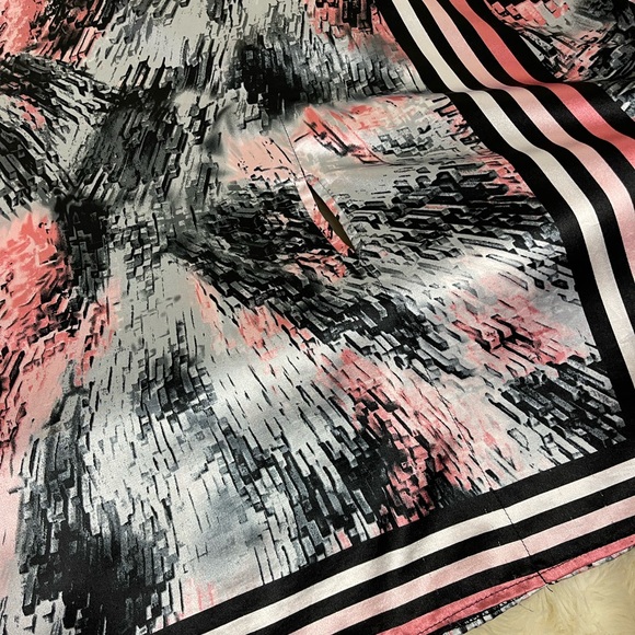 Y2K Silky Abstract Poncho - Picture 11 of 12